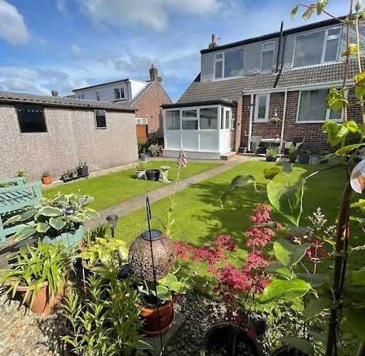 Fylde Coast Stays - Home From Home